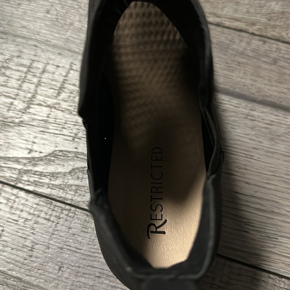 Boots - Picture 3 of 4